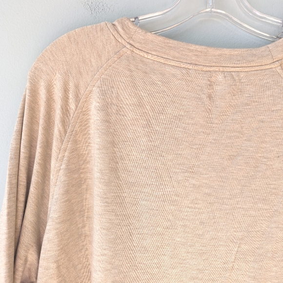 NWT Lou & Grey Cream Signature Soft Sweatshirt Casual Athleisure Pullover - Picture 9 of 9